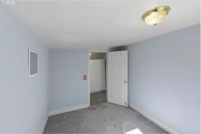 376 S Wall St, Coos Bay, OR 97420 - Photo 21