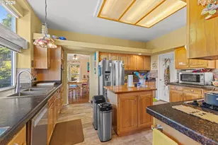 502 SE Johnson St, Coquille, OR 97423 - Photo 17