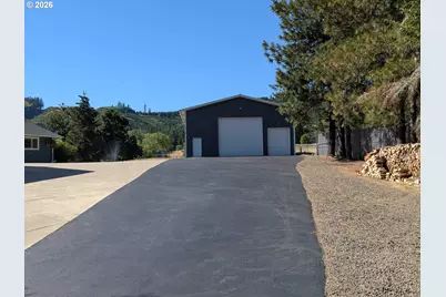 9450 Bullock Rd, Oakland, OR 97462 - Photo 3