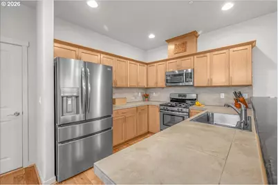 28931 SW Costa Cir W, Wilsonville, OR 97070 - Photo 9