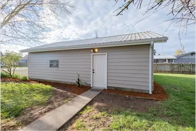 111 E 3rd St, Halsey, OR 97348 - Photo 11