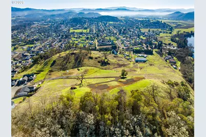 02 Palmdale Ave, Roseburg, OR 97471 - Photo 11