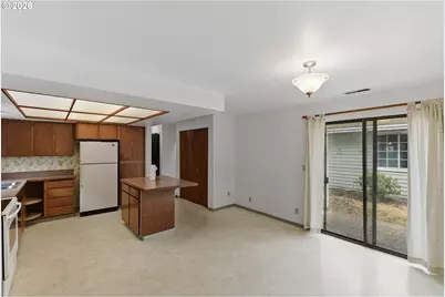 2450 Grant St, North Bend, OR 97459 - Photo 9
