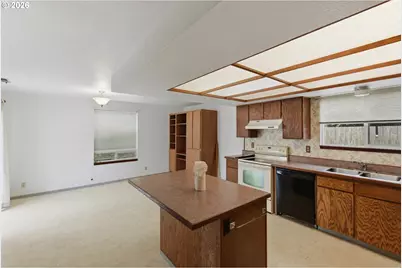 2450 Grant St, North Bend, OR 97459 - Photo 7