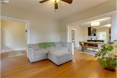 8113 SE Morrison St, Portland, OR 97215 - Photo 5
