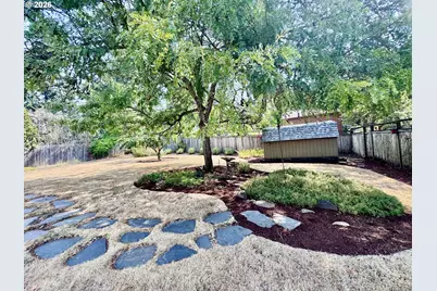 3985 University St, Eugene, OR 97405 - Photo 39