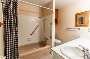 3985 University St, Eugene, OR 97405 - Photo 21