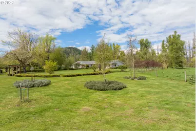 7924 Thurston Rd, Springfield, OR 97478 - Photo 7