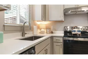 12845 SW Faircrest St, Portland, OR 97225 - Photo 9