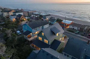 1930 NW Harbor Ave, Lincoln City, OR 97367 - Photo 5
