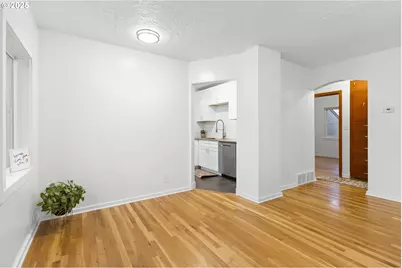 2907 E 24th St, Vancouver, WA 98661 - Photo 7