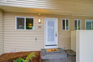 547 N Hayden Bay Dr, Portland, OR 97217 - Photo 3