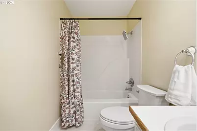547 N Hayden Bay Dr, Portland, OR 97217 - Photo 23