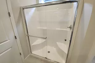 2950 Olympic St, Woodburn, OR 97071 - Photo 11