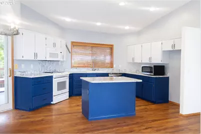 1241 E Southview Heights Dr, La Center, WA 98629 - Photo 9