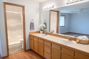 1241 E Southview Heights Dr, La Center, WA 98629 - Photo 11