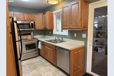 12560 SE Main St, Portland, OR 97233 - Photo 29