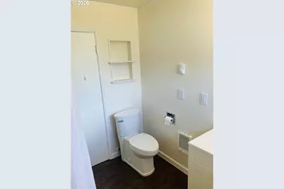 152 W C St, Springfield, OR 97477 - Photo 33