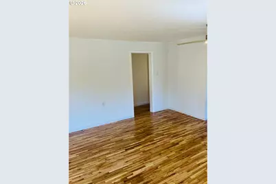 152 W C St, Springfield, OR 97477 - Photo 25