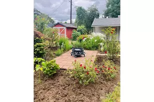 152 W C St, Springfield, OR 97477 - Photo 13
