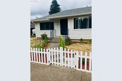152 W C St, Springfield, OR 97477 - Photo 3