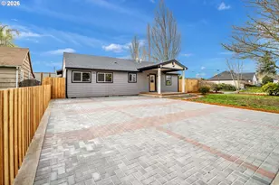 705 SW Dennis Ave, Hillsboro, OR 97123 - Photo 3