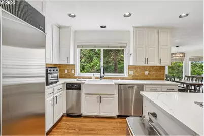 19158 Megan Pl, Lake Oswego, OR 97034 - Photo 13