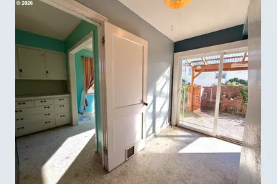 1321 California Ave, Coos Bay, OR 97420 - Photo 9