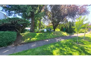 7020 NE Stanton St, Portland, OR 97213 - Photo 1