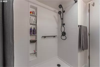 11760 SW King George Dr, Portland, OR 97224 - Photo 13