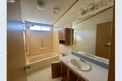 63780 Wallace Rd, Coos Bay, OR 97420 - Photo 15