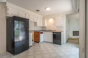 1976 Burdette Dr, Roseburg, OR 97471 - Photo 17