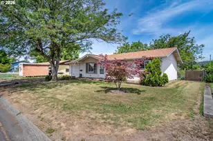 1976 Burdette Dr, Roseburg, OR 97471 - Photo 7