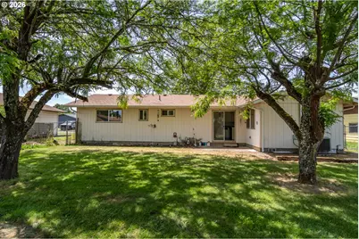 1976 Burdette Dr, Roseburg, OR 97471 - Photo 39
