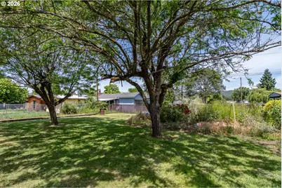 1976 Burdette Dr, Roseburg, OR 97471 - Photo 41