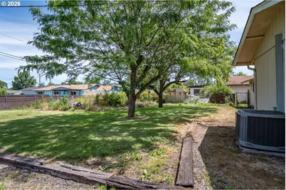 1976 Burdette Dr, Roseburg, OR 97471 - Photo 47