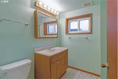 16627 SE Bush St, Portland, OR 97236 - Photo 25