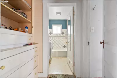 438 Front Ave, Castle Rock, WA 98611 - Photo 7