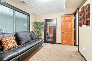 331 NE Bridgeton, Portland, OR 97211 - Photo 19