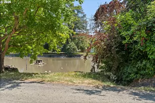 1175 Lake Park Dr, Eugene, OR 97404 - Photo 33