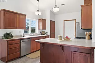 2989 Dahlia Ln, Eugene, OR 97404 - Photo 13