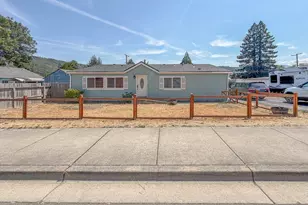 545 E 4th Ave, Riddle, OR 97469 - Photo 1