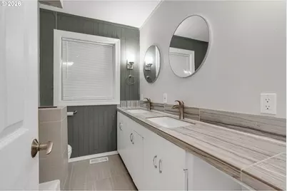 5238 SW Vacuna St, Portland, OR 97219 - Photo 13