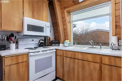 5860 Irish Ave, Cloverdale, OR 97112 - Photo 9
