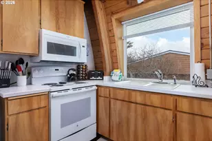 5860 Irish Ave, Cloverdale, OR 97112 - Photo 9