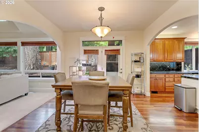 2613 Beacon Hill Dr, West Linn, OR 97068 - Photo 11