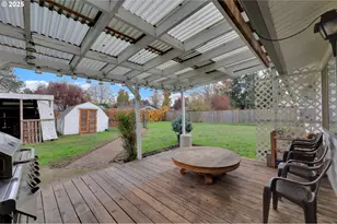 1113 Candlelight Dr, Eugene, OR 97402 - Photo 27