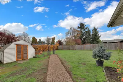 1113 Candlelight Dr, Eugene, OR 97402 - Photo 33