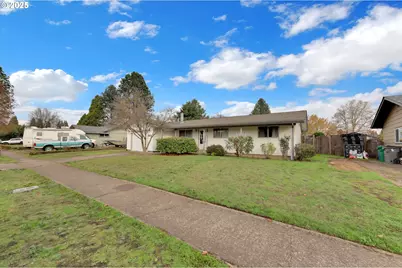 1113 Candlelight Dr, Eugene, OR 97402 - Photo 3