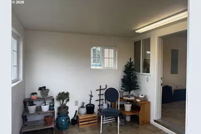 51 SW Brantley Dr, Winston, OR 97496 - Photo 19